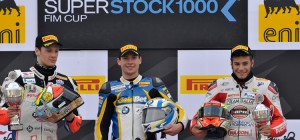 049_r03_stk_podium