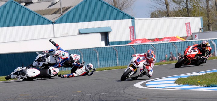505_r05_melandri_haslam_crash