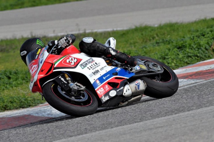 H Ducati Panigale 1199SSTK στα χέρια του 6 φορές Πρωταθλητή Ελλάδας Σάκη Συνιώρη, στα πλαίσια των δοκιμών της ομάδας, στην πίστα των Μεγάρων!