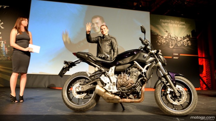 lorenzoyamaha-eicma-2013-140_slideshow_169