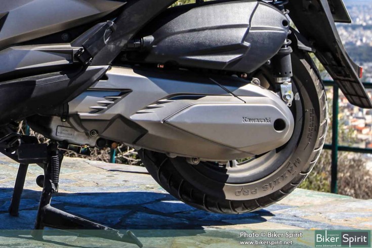 Kawasaki_J300_008