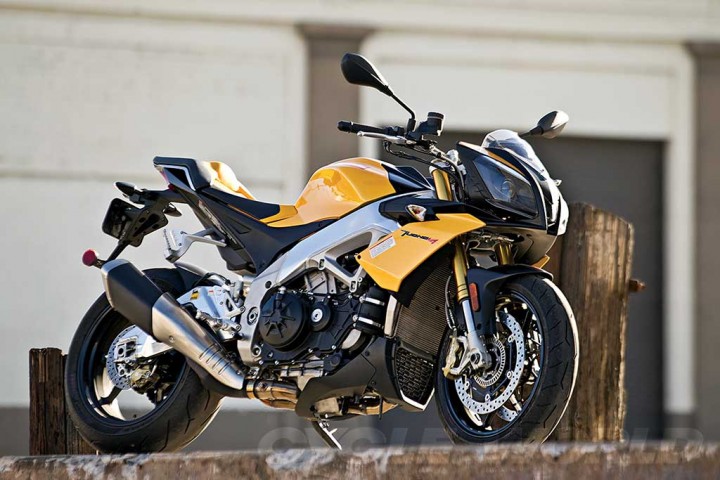 2012-Aprilia-Tuono-V4_003