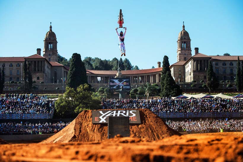 ο-josh-sheehan-νικητής-του-x-fighters-στην-πρετόρια