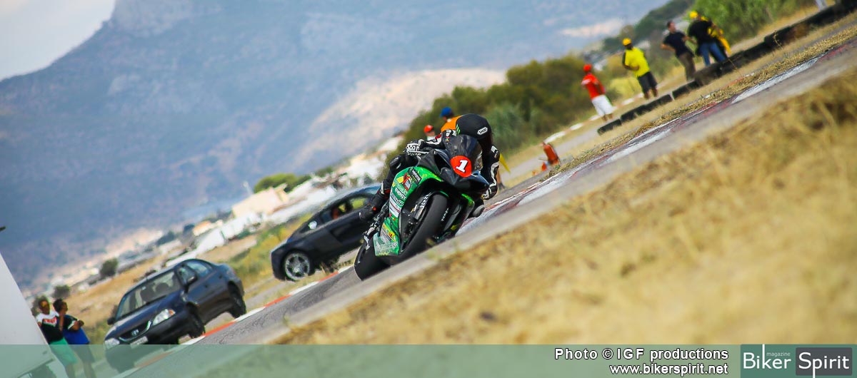 3η θέση στο βάθρο για τον Σάκη Συνιώρη στα Μέγαρα στον 4ο αγώνα του 2015 με Yamaha R1