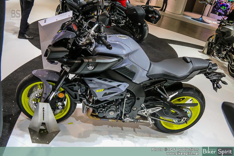 EICMA-2015-YAMAHA-mt10-5