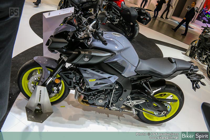 EICMA-2015-YAMAHA-mt10-6