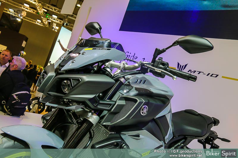 EICMA-2015-YAMAHA-mt10-9