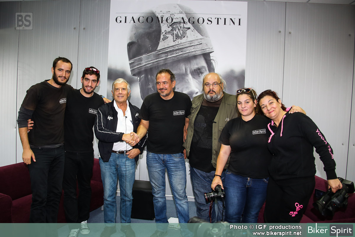 Η Ομάδα του Biker Spirit μαζί με τον Giacomo Agostini