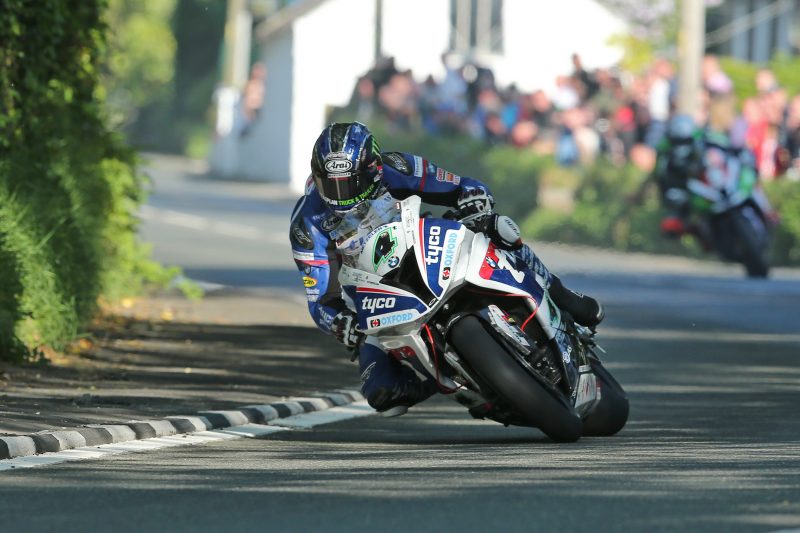 DAVE KNEEN/PACEMAKER PRESS, BELFAST: 30/05/2016: Ian Hutchinson (BMW - Tyco BMW) at Gorse Lea during qualifying for Monster Energy Isle of Man TT.