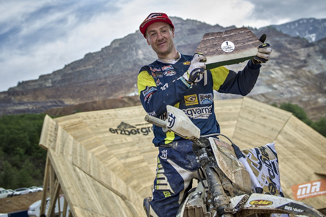 Graham Jarvis of the United Kingdom celebrates at the Red Bull Hare Scramble, Eisenerz, Austria on May 29, 2016 // Sebastian Marko/Red Bull Content Pool // P-20160529-01369 // Usage for editorial use only // Please go to www.redbullcontentpool.com for further information. //